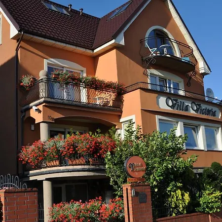 בית אירוח Victoria *